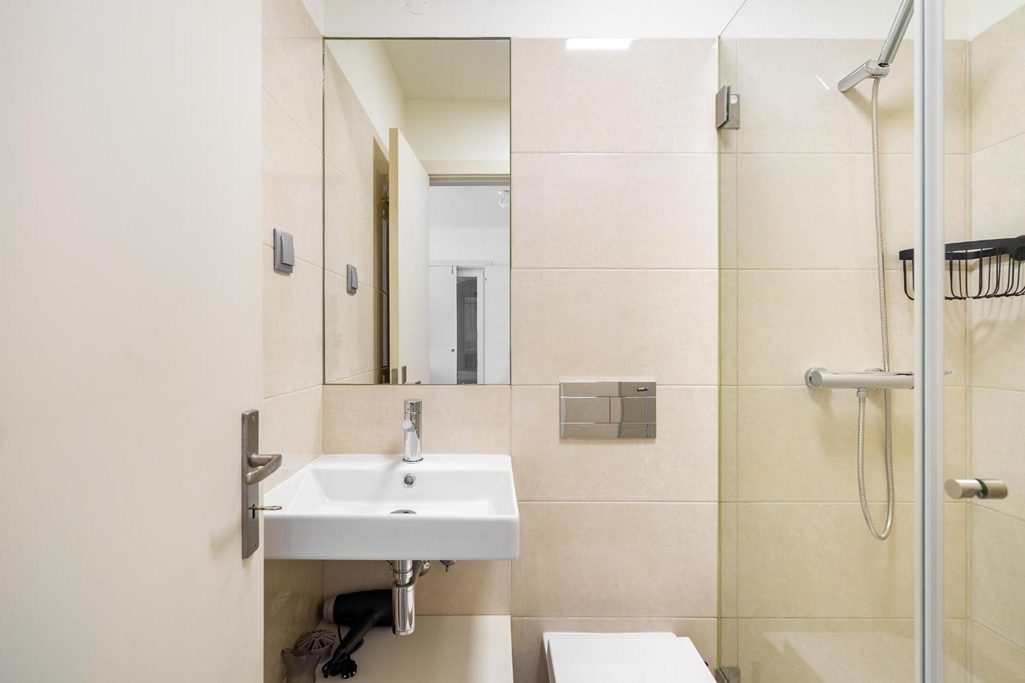 Whome Flat In The Heart Of Anjos