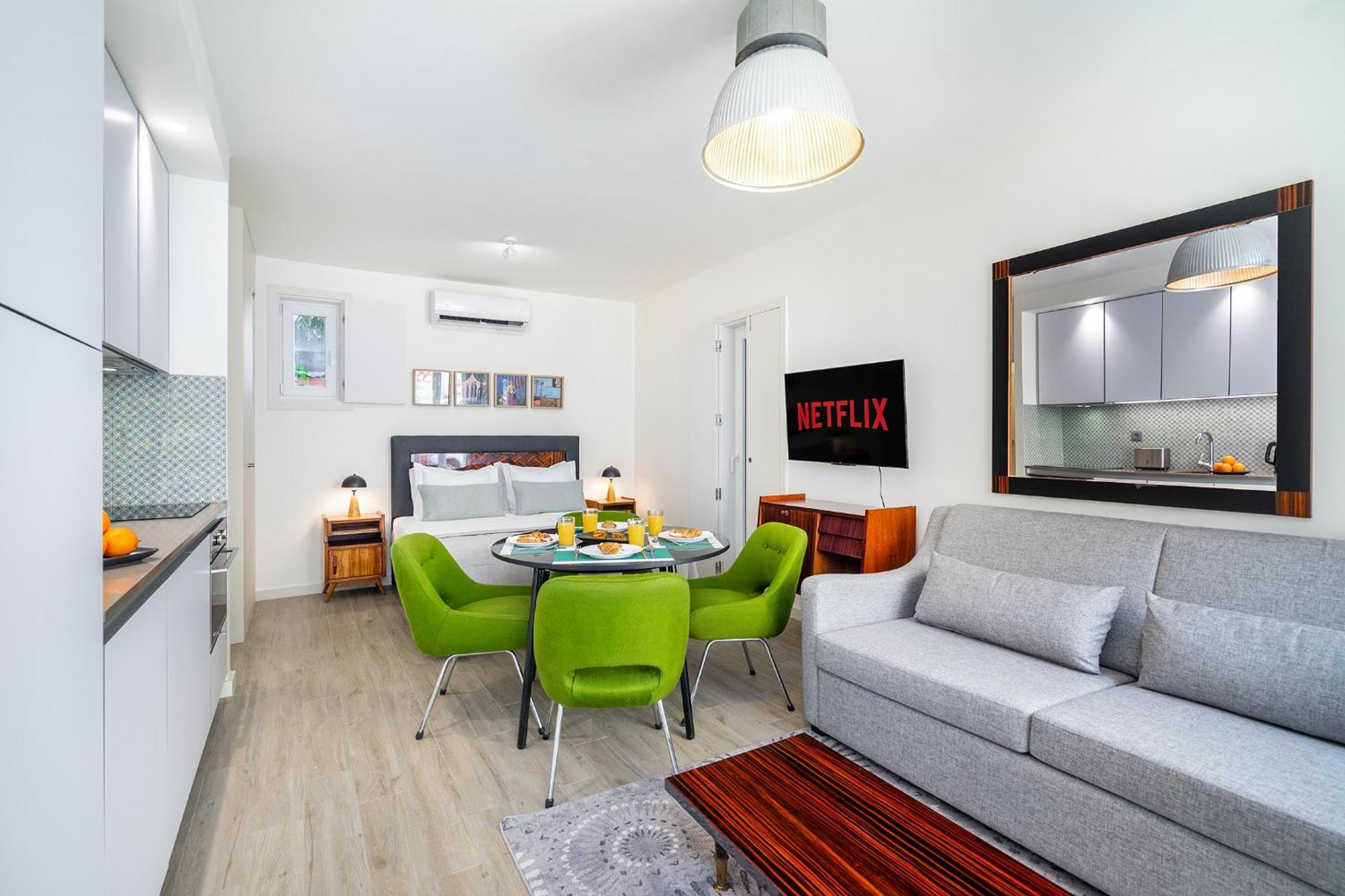 Whome Flat In The Heart Of Anjos *